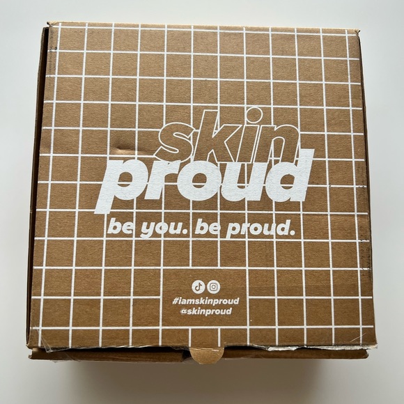 Skin Proud Box - Picture 4 of 4